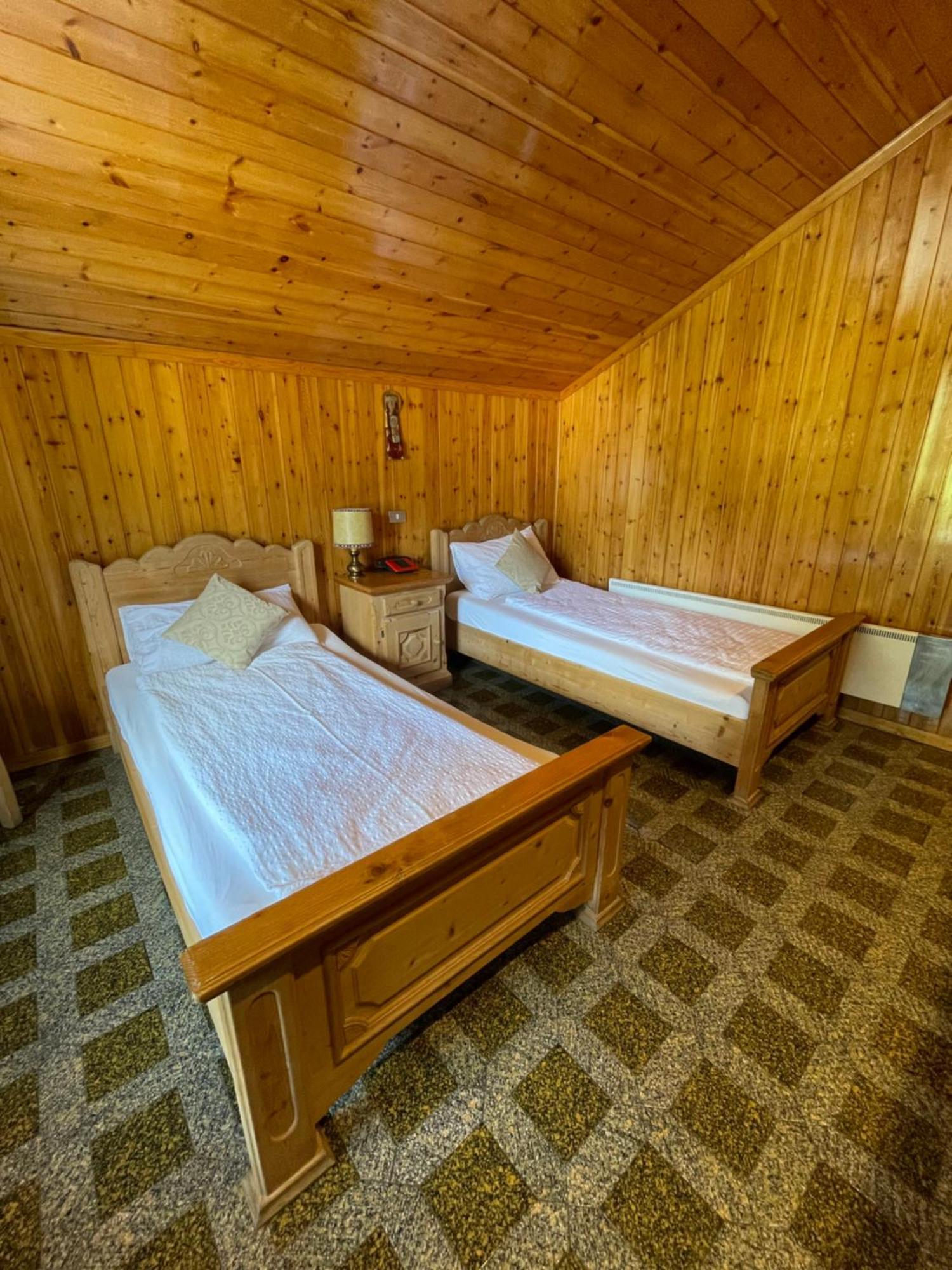 Villaggio Hotel Aquila Calliano  Exteriör bild