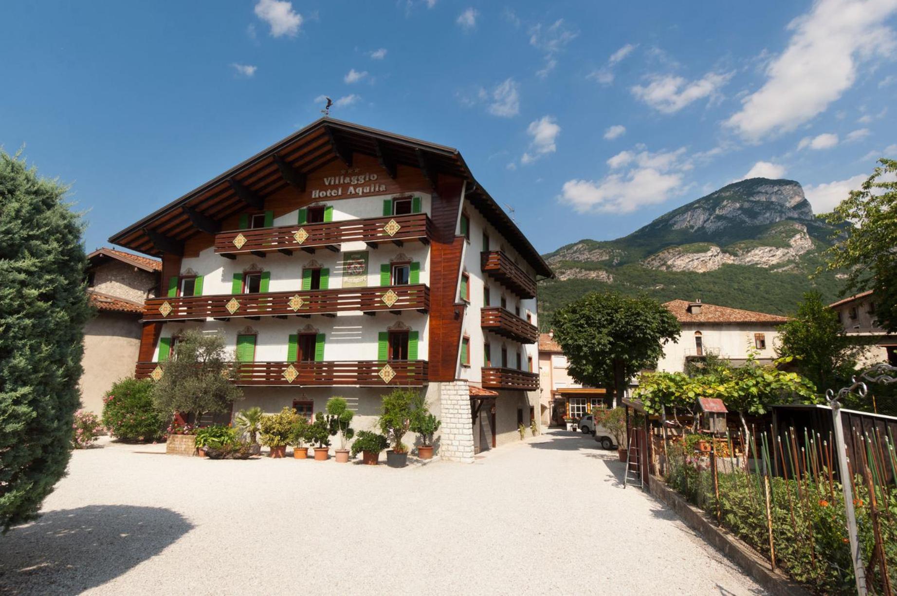 Villaggio Hotel Aquila Calliano  Exteriör bild