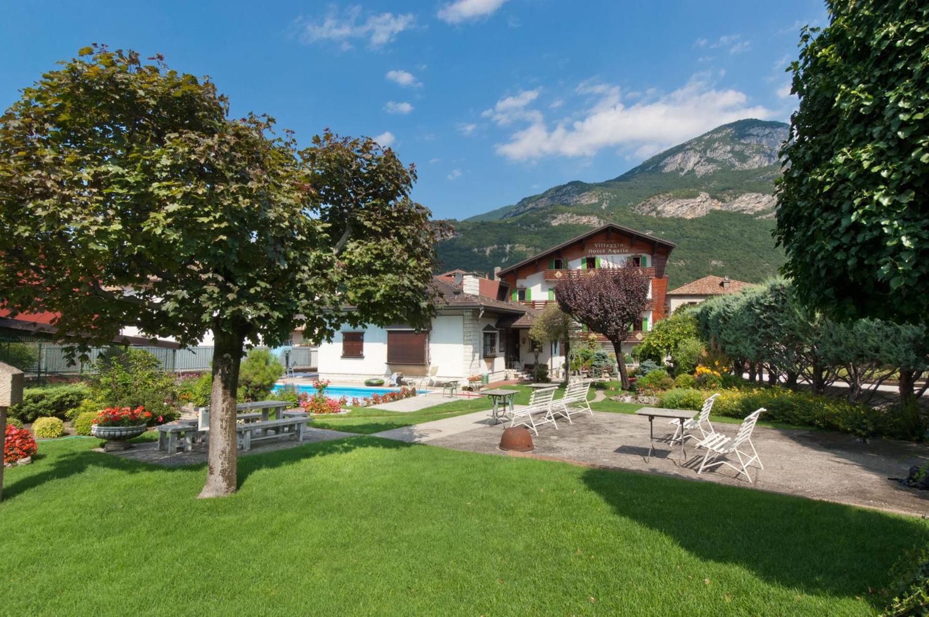 Villaggio Hotel Aquila Calliano  Exteriör bild
